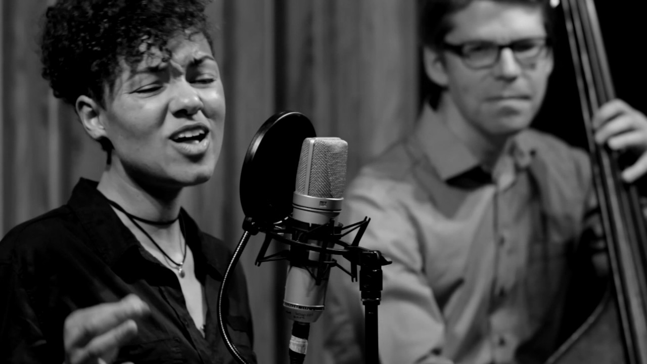 On The Sunny Side Of The Street - Shereen Adam (voc) & Hervé Jeanne (bass)