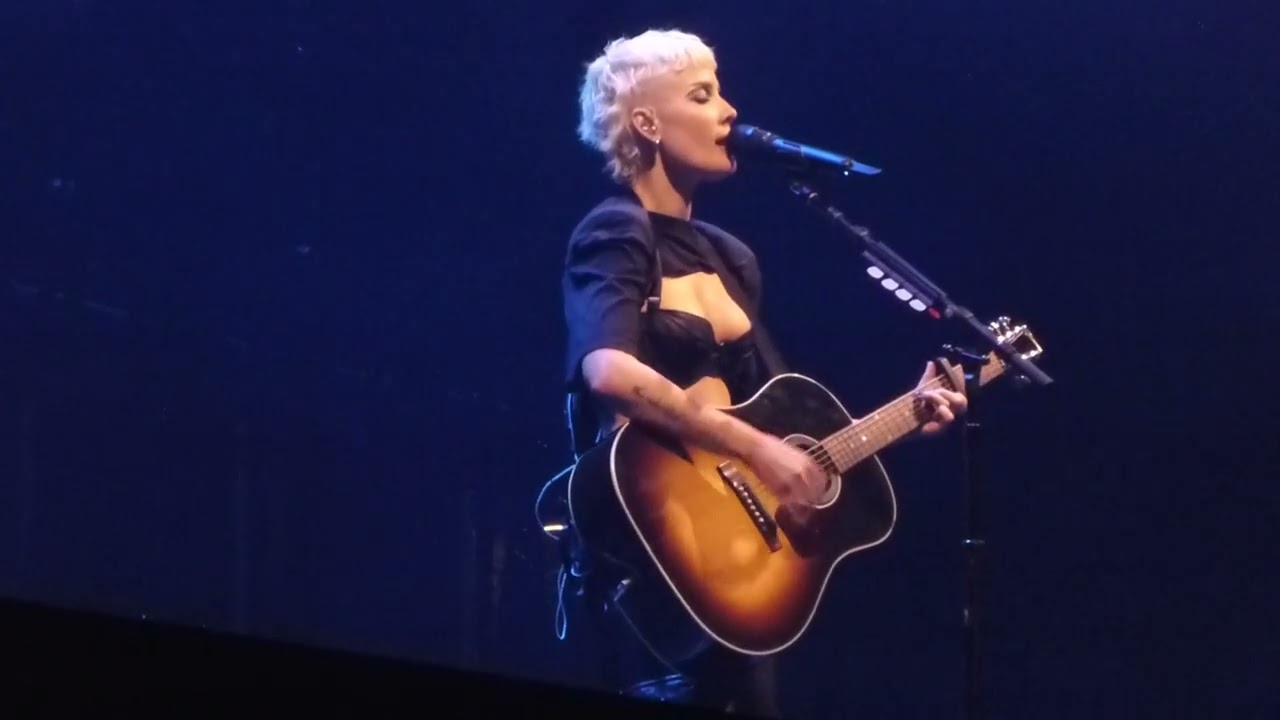 Halsey - Trouble (Acoustic) | Live AFAS Live Amsterdam 2026