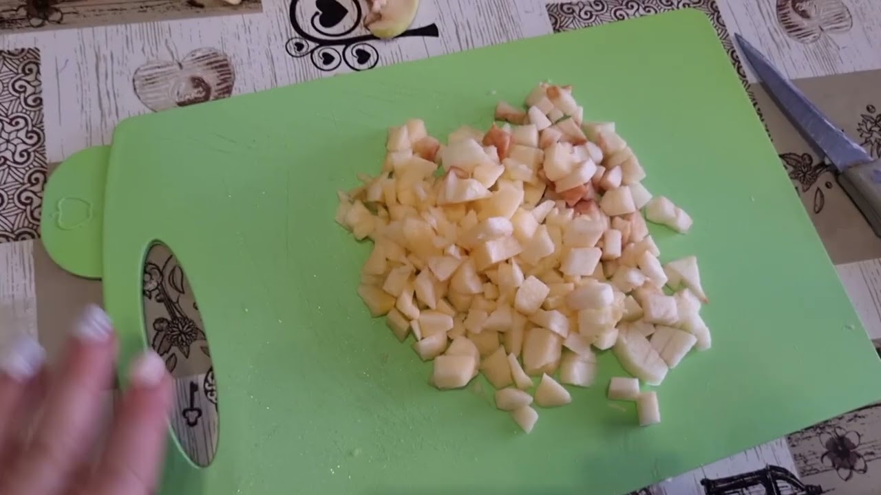 Шарлотка с яблоками в хлебопечке/ или кекс с яблоками