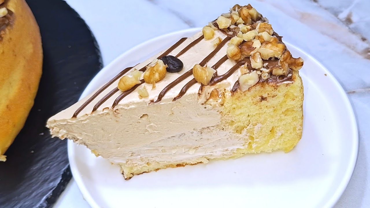 بدون زبدة ، كيكة هشة و خفيفة بكريمة القهوة ☕️ ذوقها روعة 