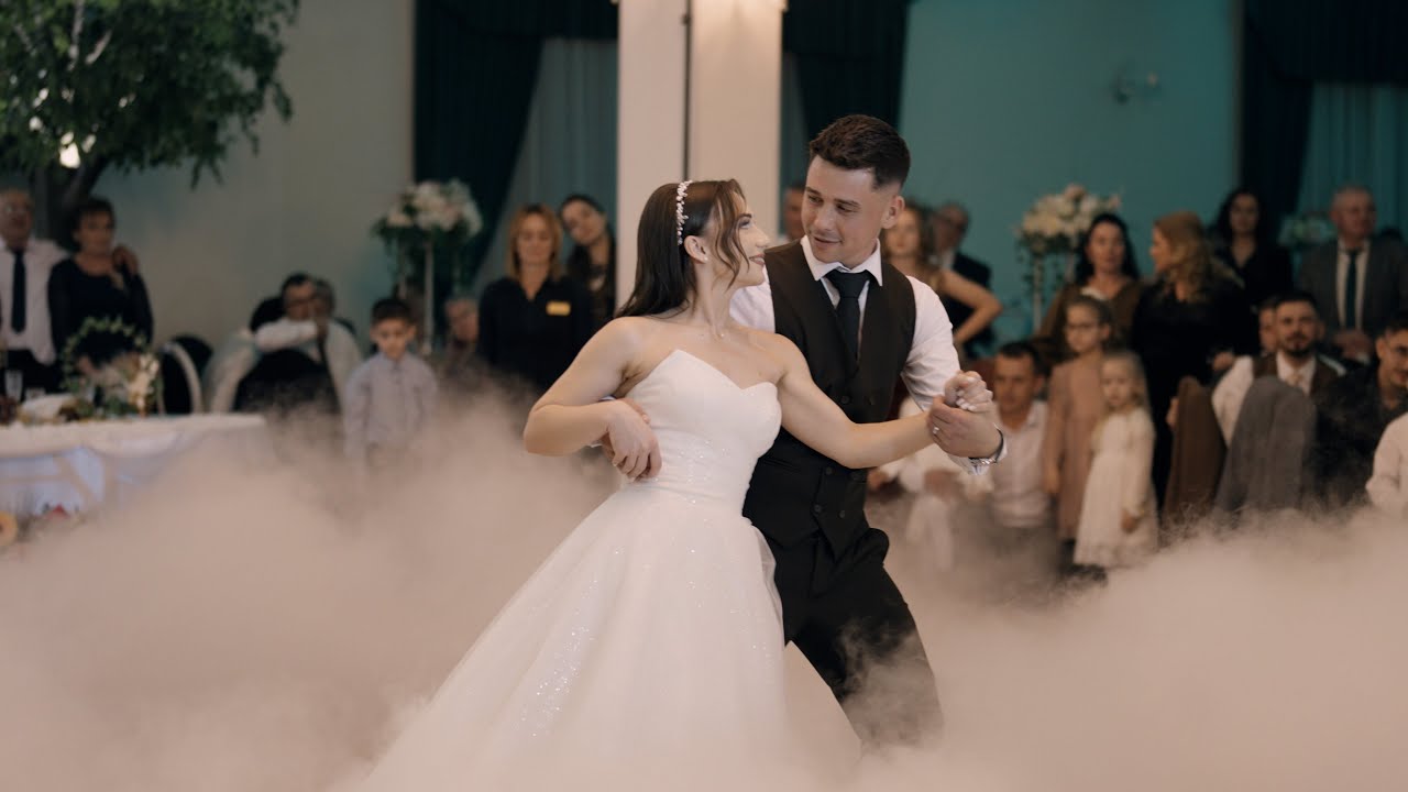Henrietta & Lory's First Dance