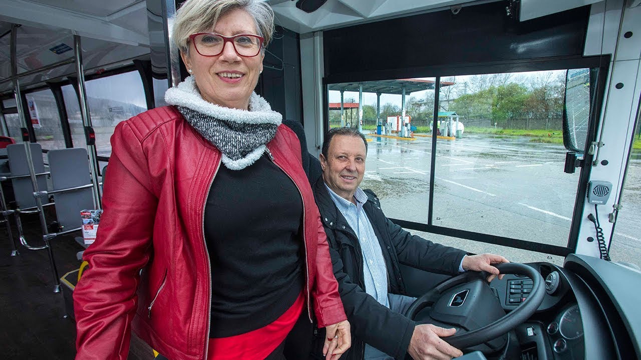 Maribel Alfaya y Crisanto Pereira, media vida al volante de Vitrasa