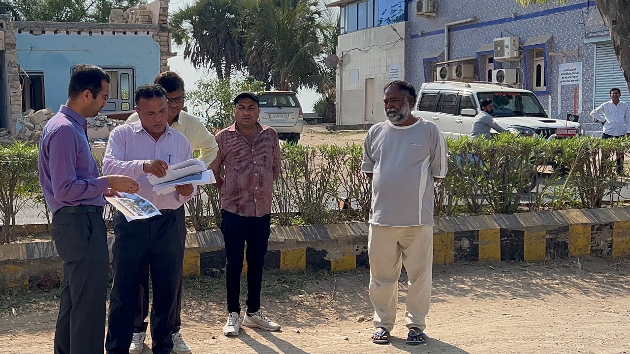 દીવ - ઘોઘલા બાંડોદકર કોલોની માં પ્રશાસને વળતર  આપ્યા બાદ ડેમોલીસન કરી જમીન નો કબજો લિધો. #shakil
