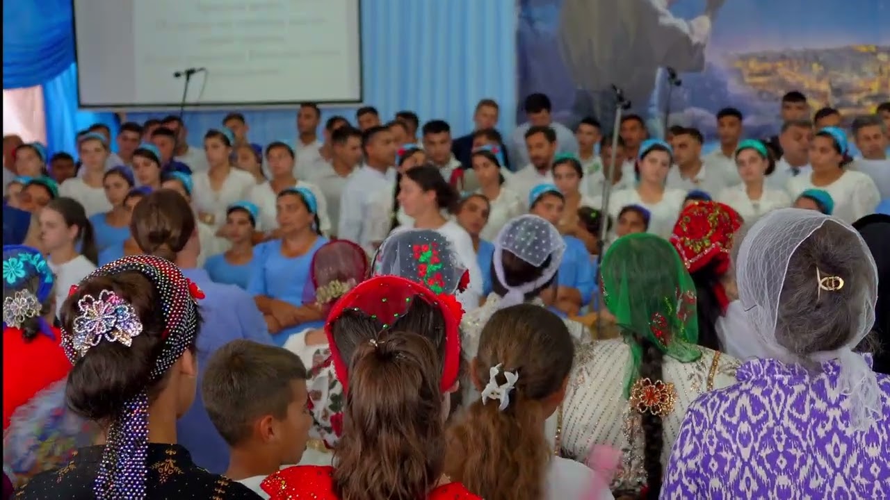 По тундре, по железной дороге, поют цыгане