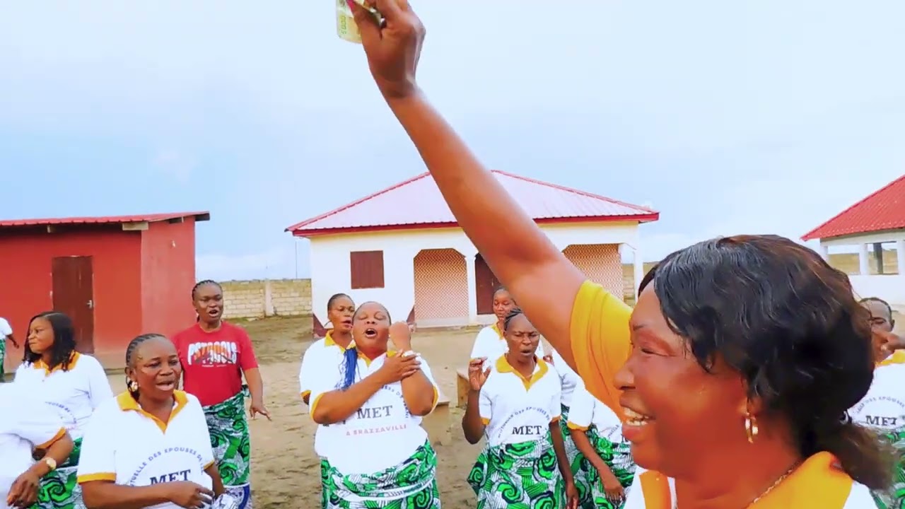  ibola (les épouses du tsani) 