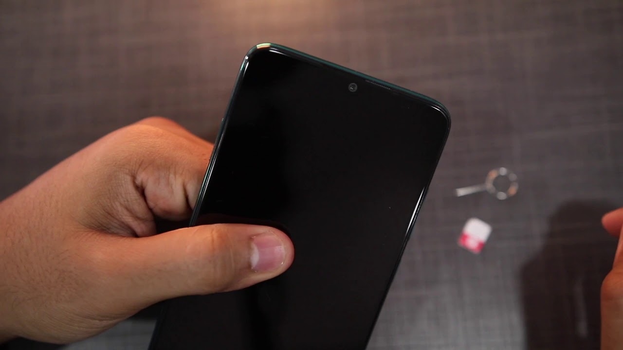 Redmi Note 8 Pro: Insert SIM and SD Card