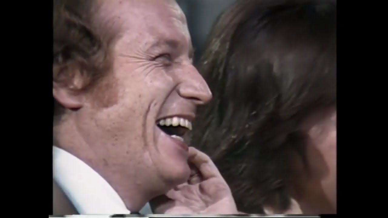 El porrazo que nadie olvid&oacute;: la divertida rutina de Coco Legrand | Lunes Gala | 1979