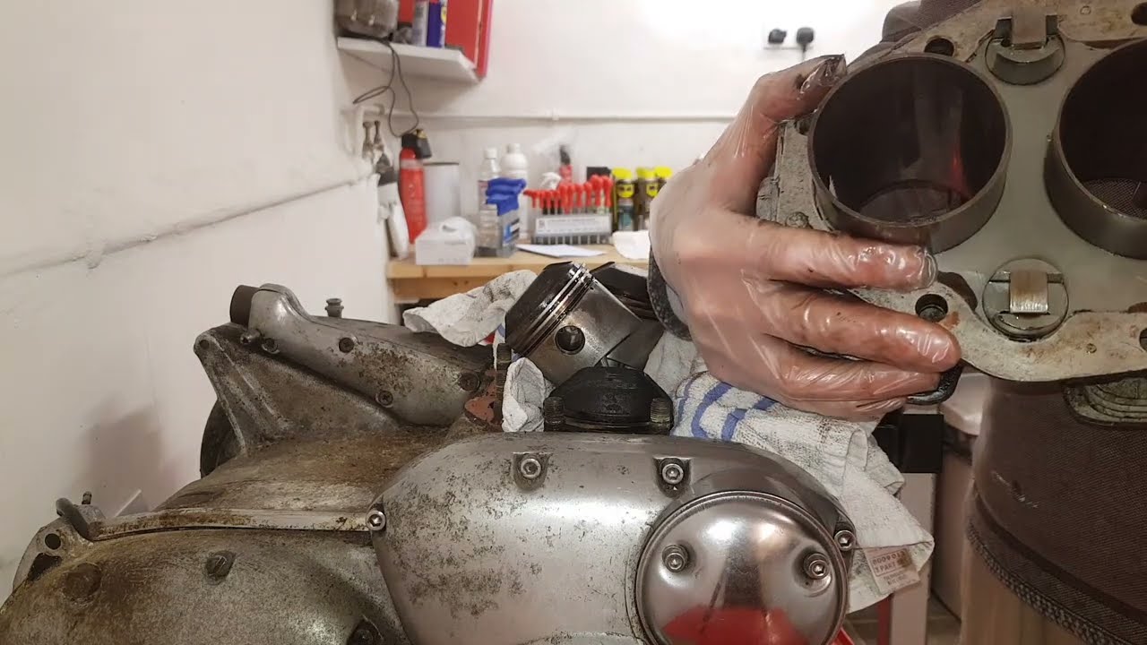 Triumph Trident T150V Engine Rebuild. Part 3 - Removing the Cylinder Barrels