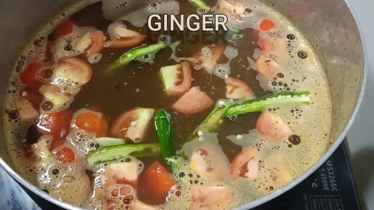 Rasam A tangy, peppery tamarind soup that’s light, aromatic, and a staple in Kerala sadyas. 