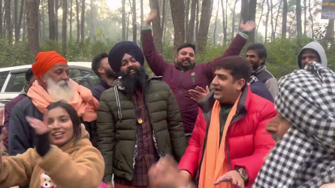 ਵਿੱਚ ਤਲਾਇਆਂ ਦੇ ਭੰਗੜਾ ਹੋ ਗਿਆ ਚਾਲੂ (ਬੋਲਿਆ ਰਾਹ ਚ ਕਿਵੇਂ ਪਾਇਆਂ ਸਾਰੇ ਭਗਤਾਂ ਨੇ )ਇਕ share ਜਰੂਰ ਕਰੋ ਜੀ