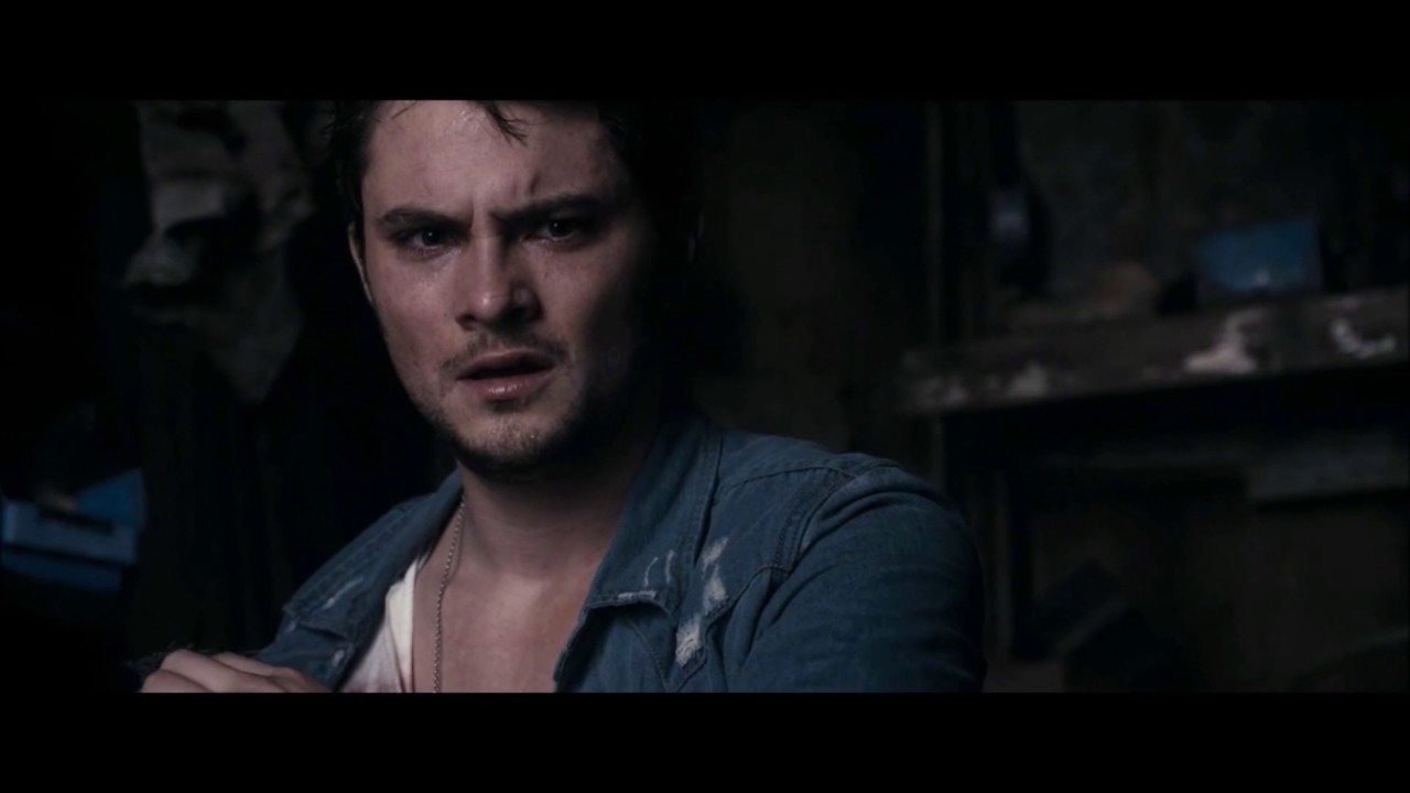 Evil Dead Director and Cast commentary : Burning bath and acting with a fake dog