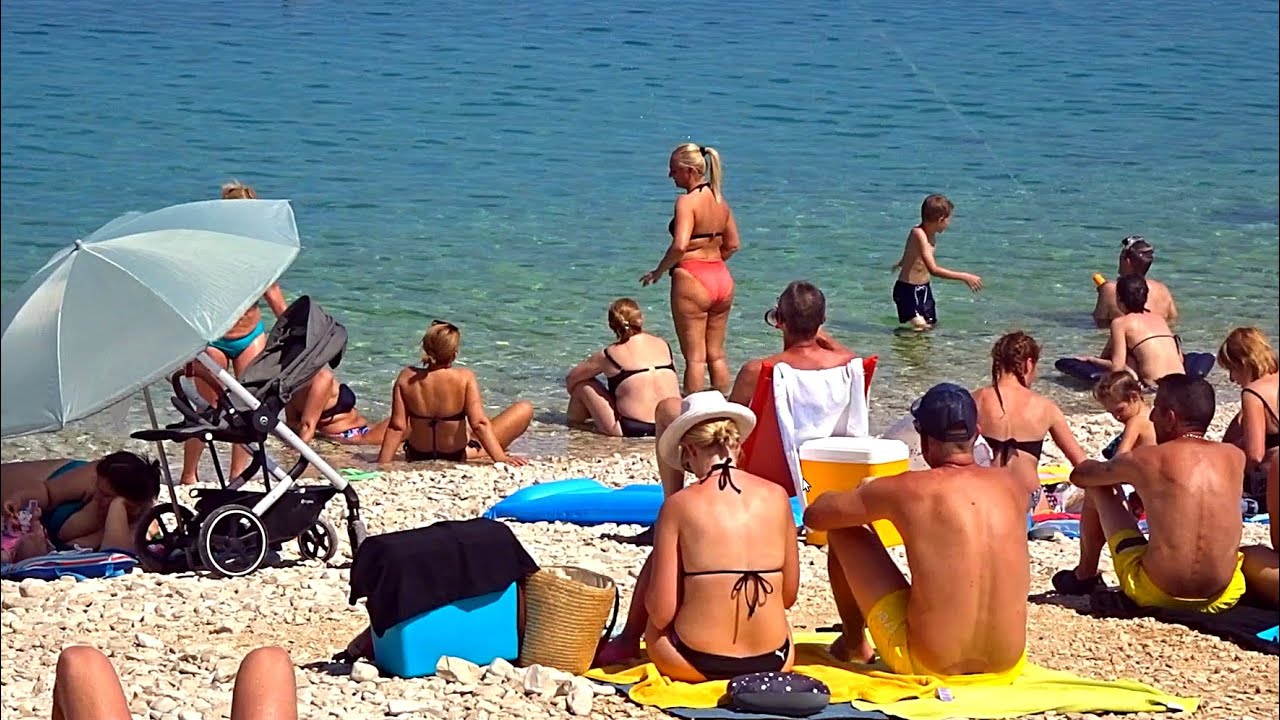 Plaža Ambrela Pula ☀️ Istra 🏖️ Beach Pola Istria 🇭🇷 Croatia
