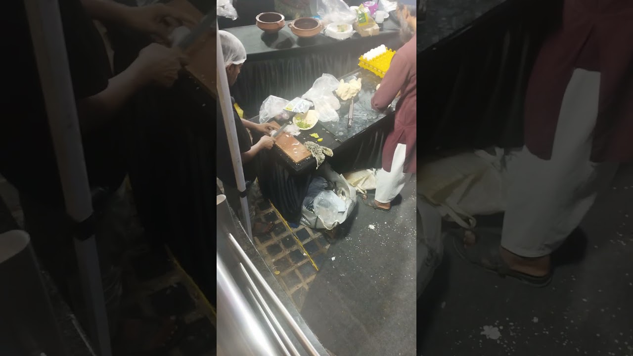 Cooking 🥘 In progress at Food stall 18