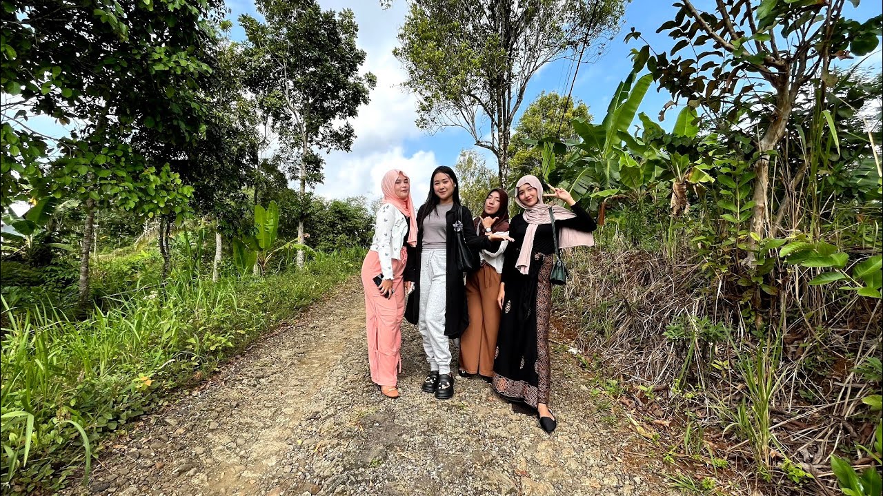 Keseruan Ngumpul Bareng Neng Punky, Neng Ineu Dan Neng Leni Di Kebun Durian Abah