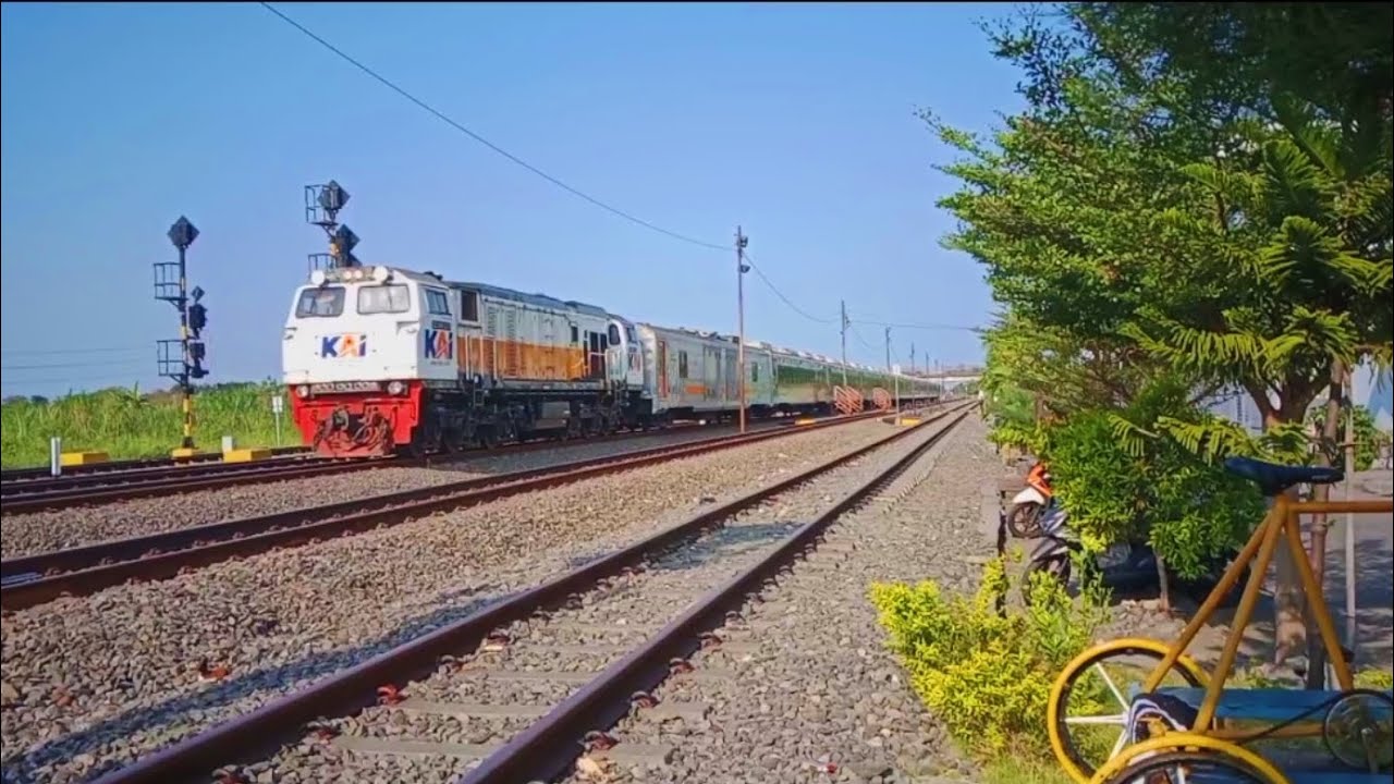 Aktivitas padat di kota surabaya, Hunting kereta api di kota surabaya Surabaya