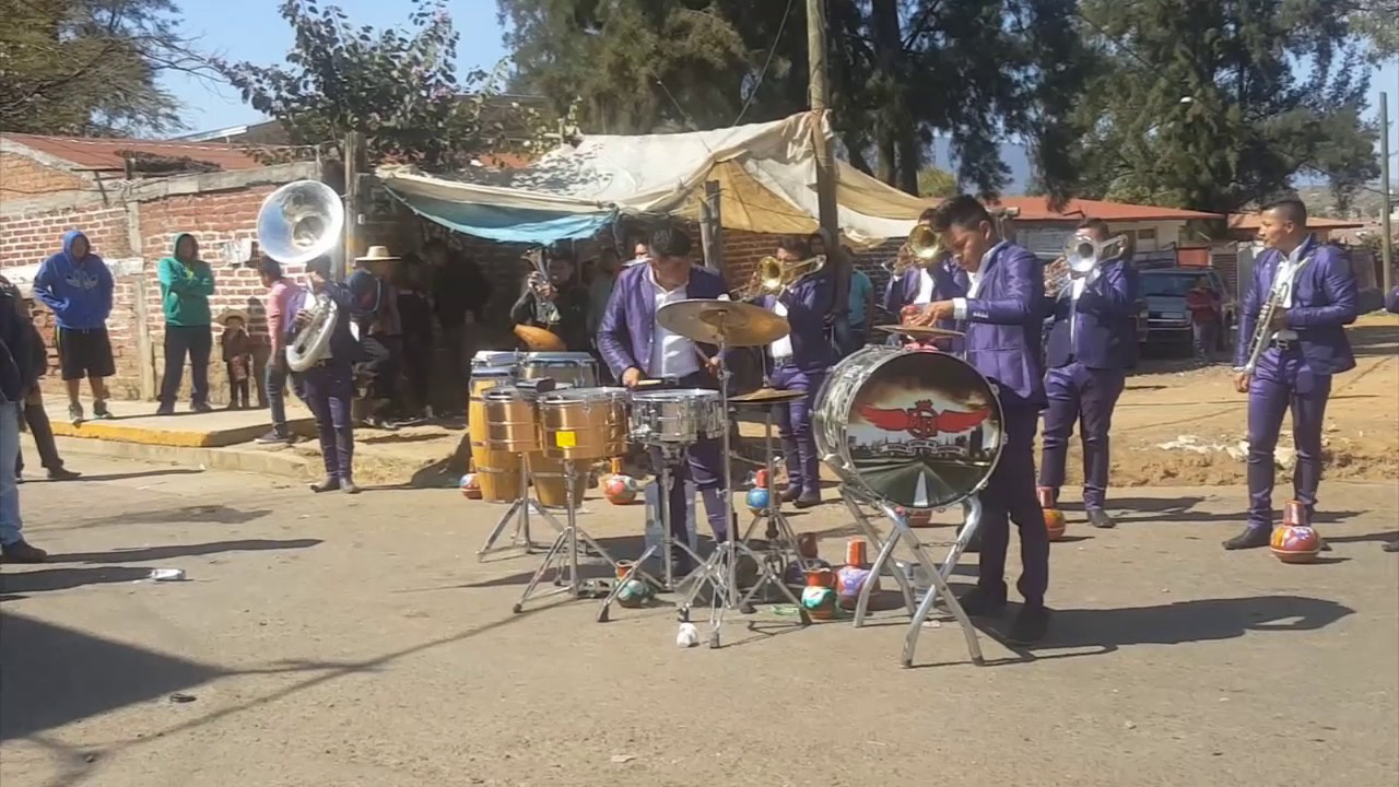 BANDA RH tocando: Popurri Laser y BANDA LASER tocando: las esferas del Dragon ,