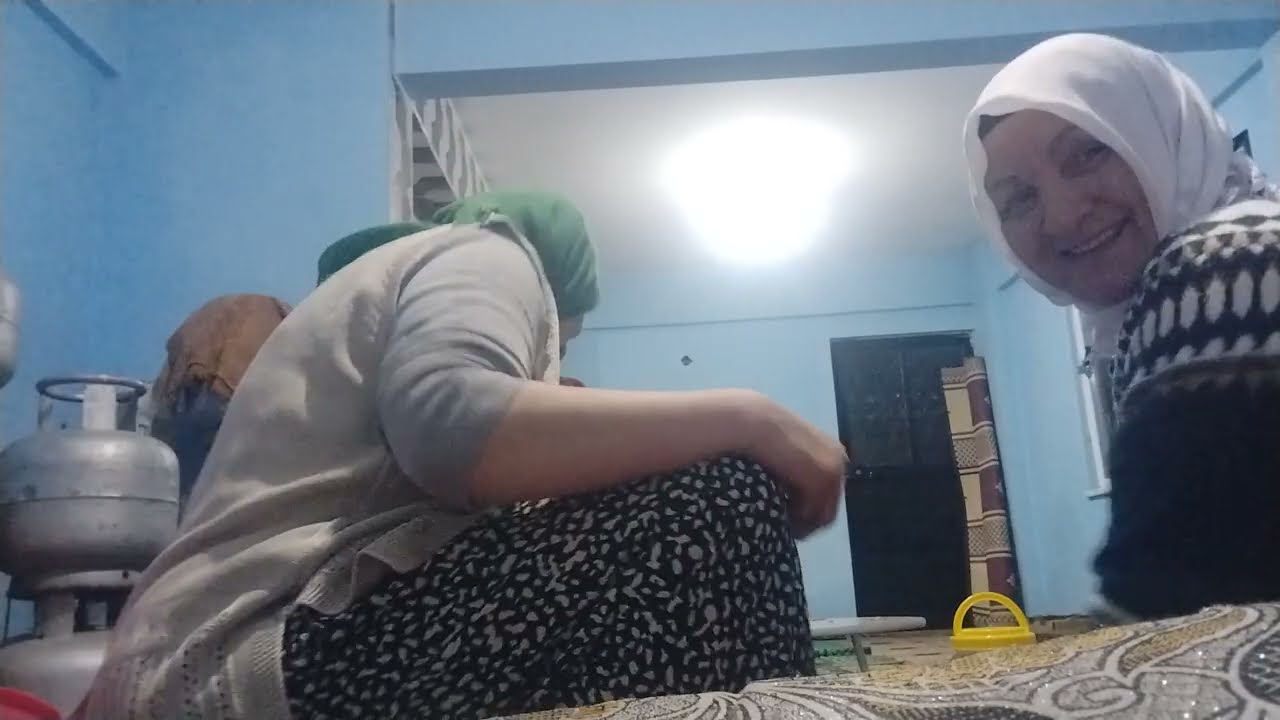 AŞEVİNDE HAMİDE ABLAYLA KÖFTE HAZIRLIKLARI👍