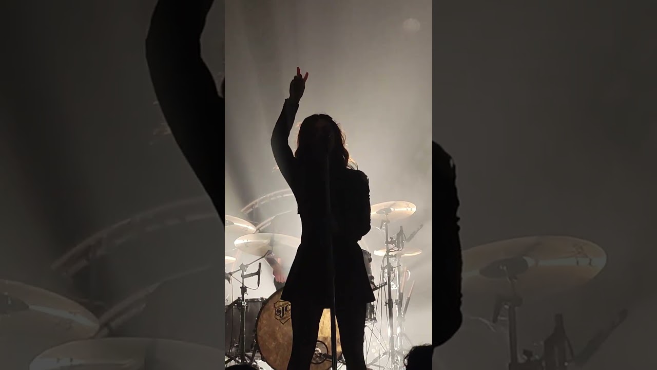 Against The Current - Chasing Ghosts/ Voices (Nightmares & Daydreams 2023 World Tour) Amsterdam 4K