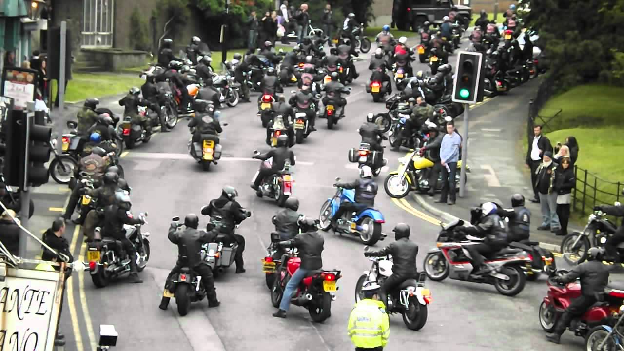 Biker Funeral in Caterham - Del 