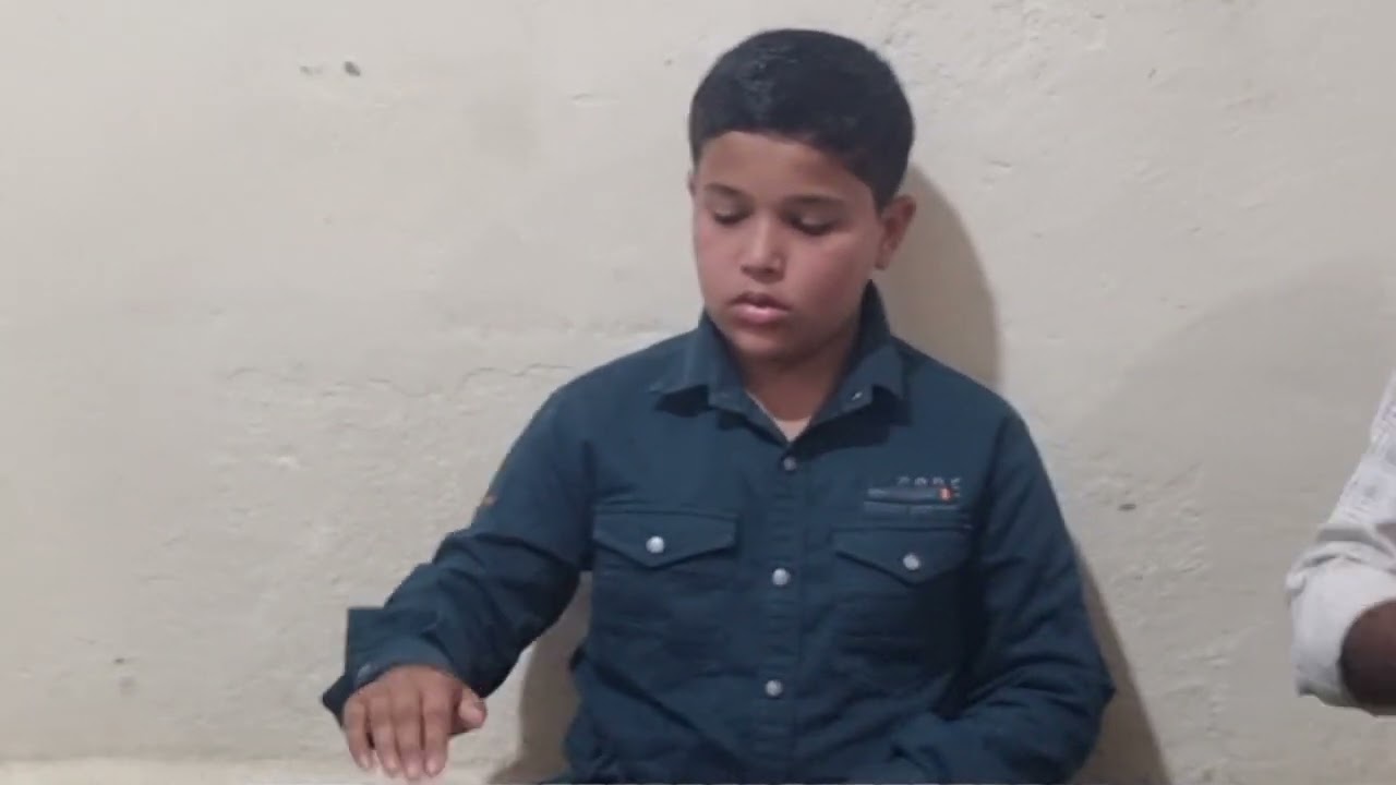 वादा करले जाने जा हार्मोनियम धून वाजवताना शिवम थोरात व गुरु 