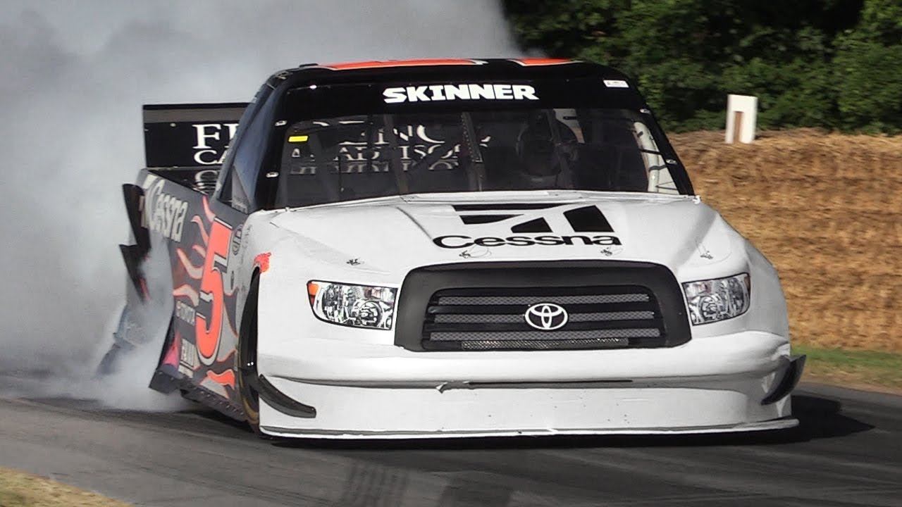 NASCAR Toyota Tundra Trucks Ripping Up Goodwood Hillclimb!!