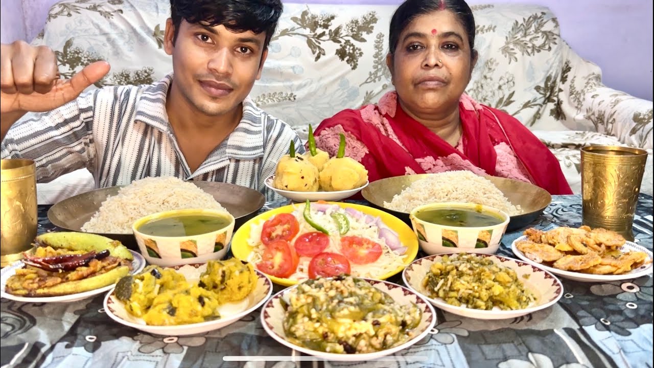 VERY DELICIOUS | DAL CHAWAL, FOUR TYPE BHARTA & TWO TYPE PAKODA ASMR MUKBANG EATING SHOW WITH MY MOM