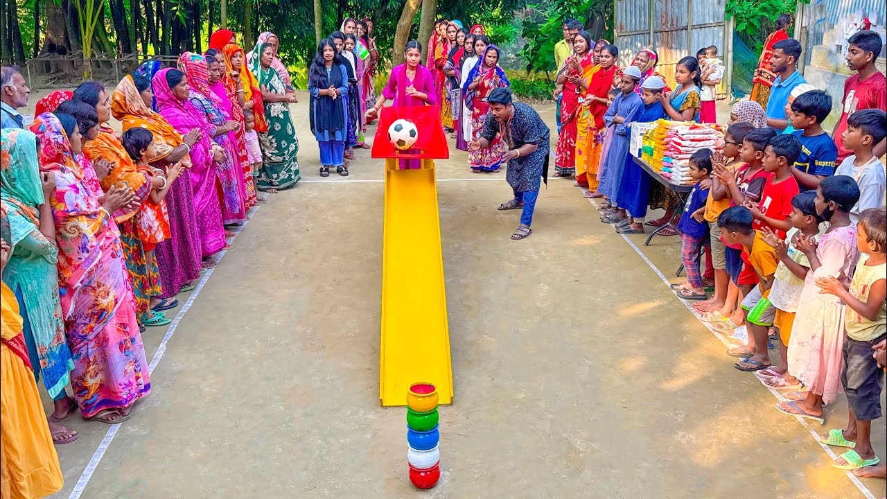 আজব খেলার নতুন চমক দেখতে ভিড় জমালো গ্রামের আপারা।উপহার জিতে আনন্দে মাতলো প্রতিযোগিরা !