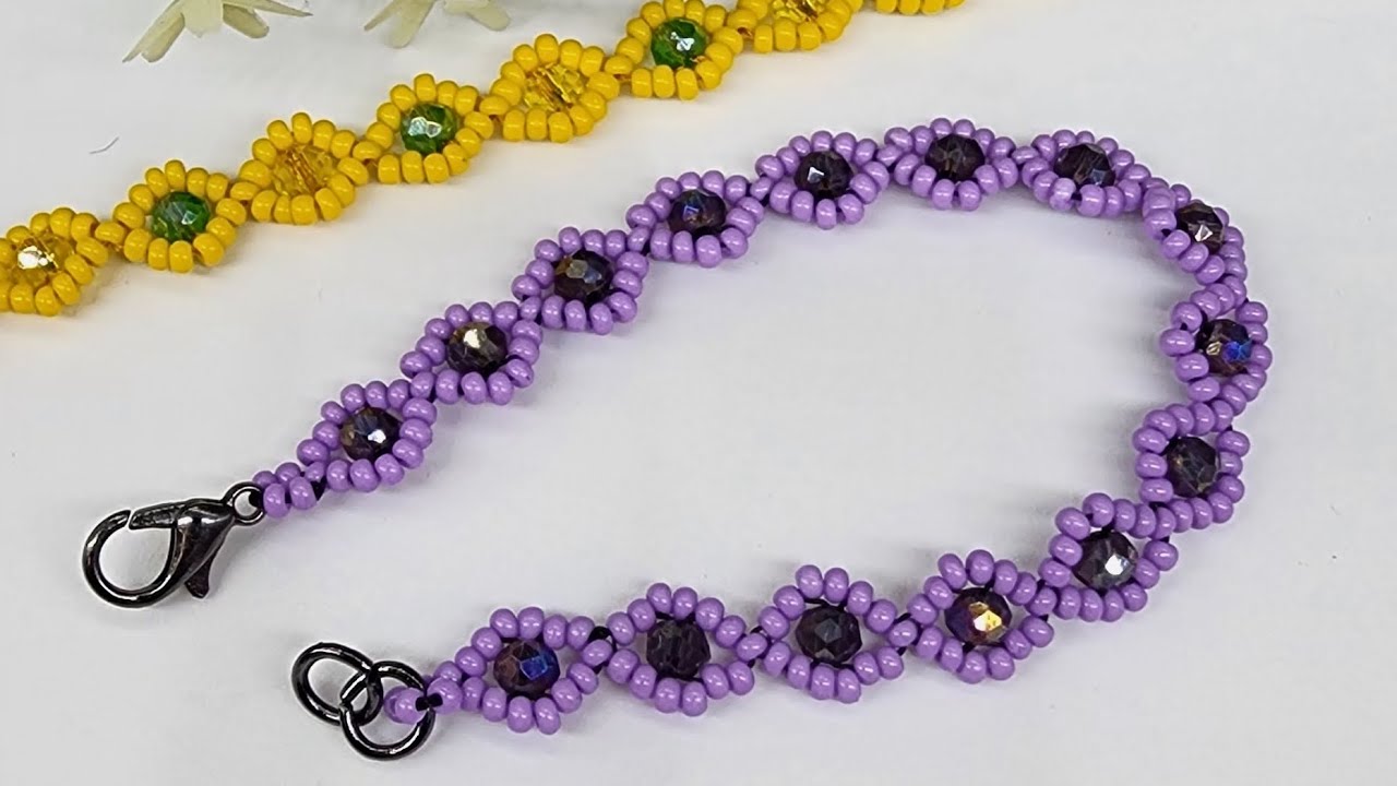 Pulsera con cristales y mostacillas,  hermosa para un 🎁.  Muy fácil de hacer ✅️
