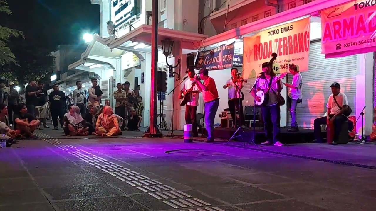 Pergelaran Musik Malam di Marlboro