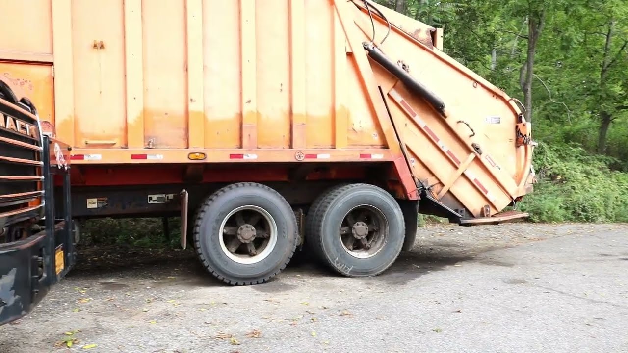 2000 Mack RD690S Garbage Truck For Sale at Auction
