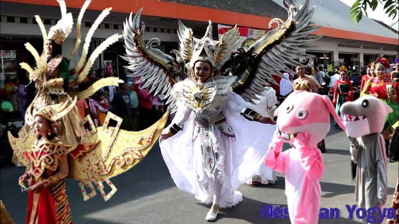 Kirab Budaya Flora dan Fauna HUT SMK N 2 GODEAN 2019 Part 1 (Mayoritas pesertanya cewek cantik)