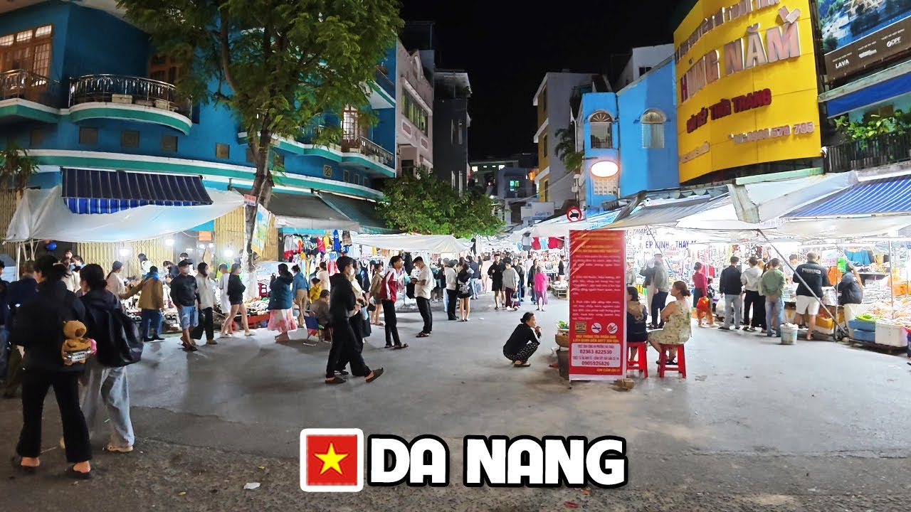 DA NANG Vietnam Nightlife - Le Duan Street Crowds & Real Local Life City Vibes Night Market