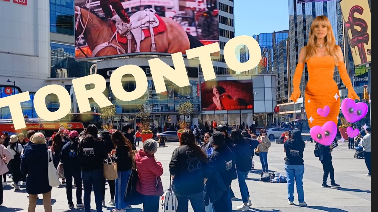 TORONTO CANADA YONGE DUNDAS STREET SHOPPING EATON CENTER PRETTY GIRLS CHICAS. @JNoworolnik