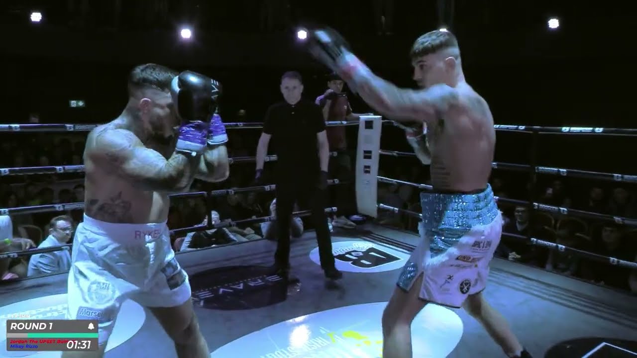 Jordan Burnett V Mikey Rizzo - UCC2
