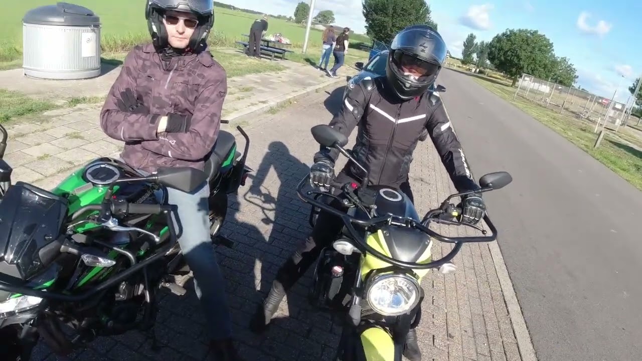 Motorrijles (verkeersdeelname) op de snelweg, automobilisten denk nou eens na!