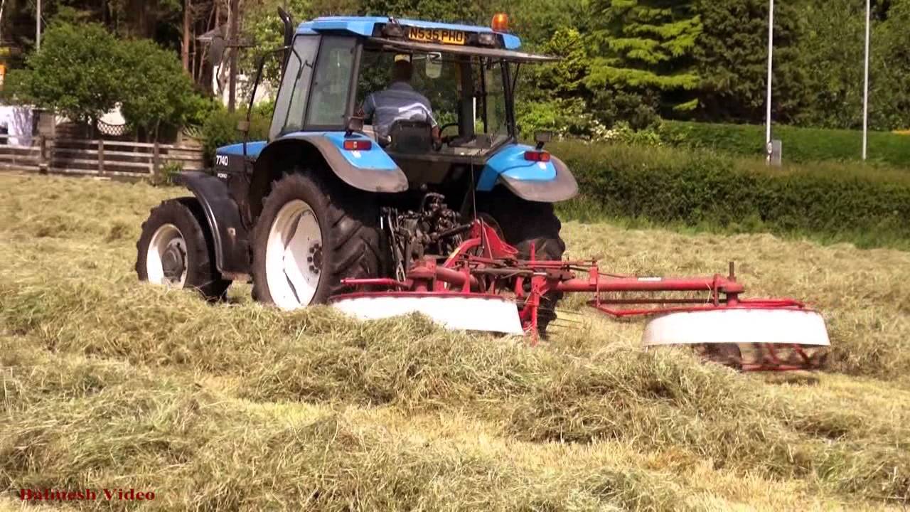 Raking with 7740 and Lely Rotunde