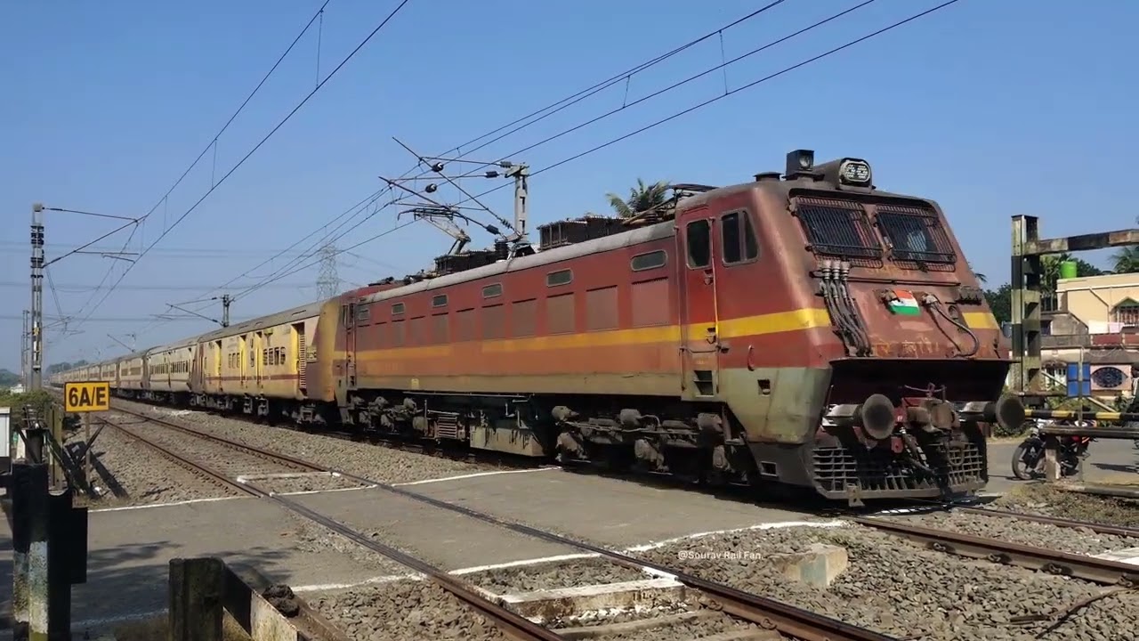 High-Speed Railgate Skip Out | WAP-4 Intercity Express vs ONOL EMU Local