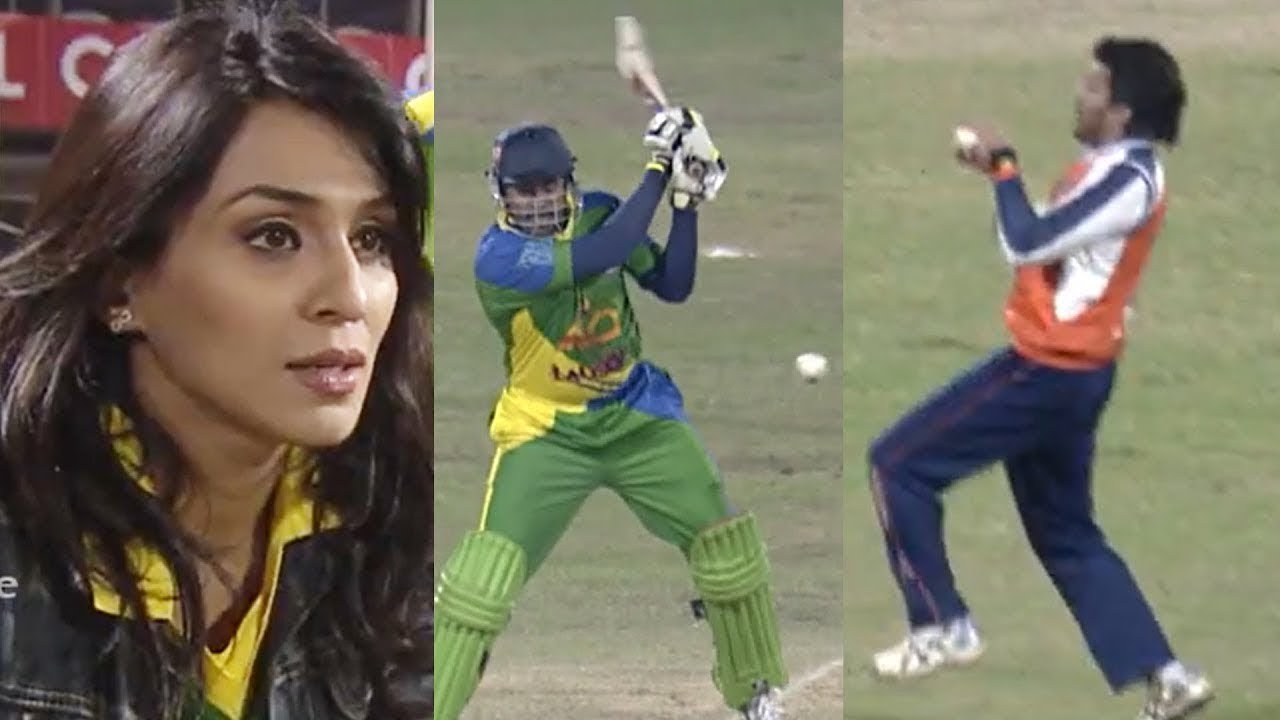 Extraordinary Catch Taken By Riteish Deshmukh Dismisses Kerala Strikers Player Arjun Nandakumar