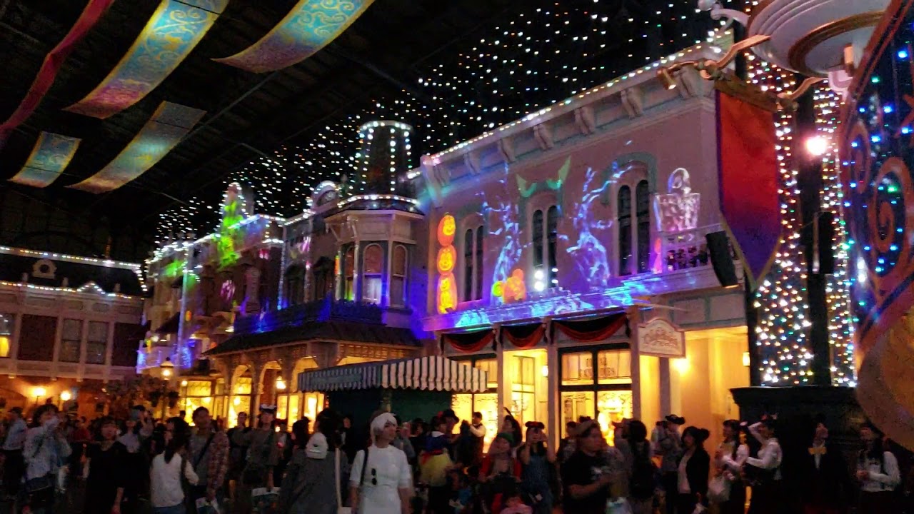 Tokyo Disneyland Halloween Projections in the Grand Bazaar - 2018