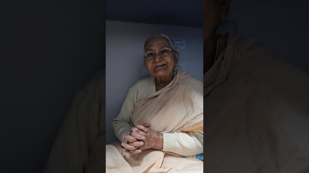“My mother is doing Gopal Sheba inside the train.#GopalSheba #DailyVlog #BhaloThakarKotha #Spiritual