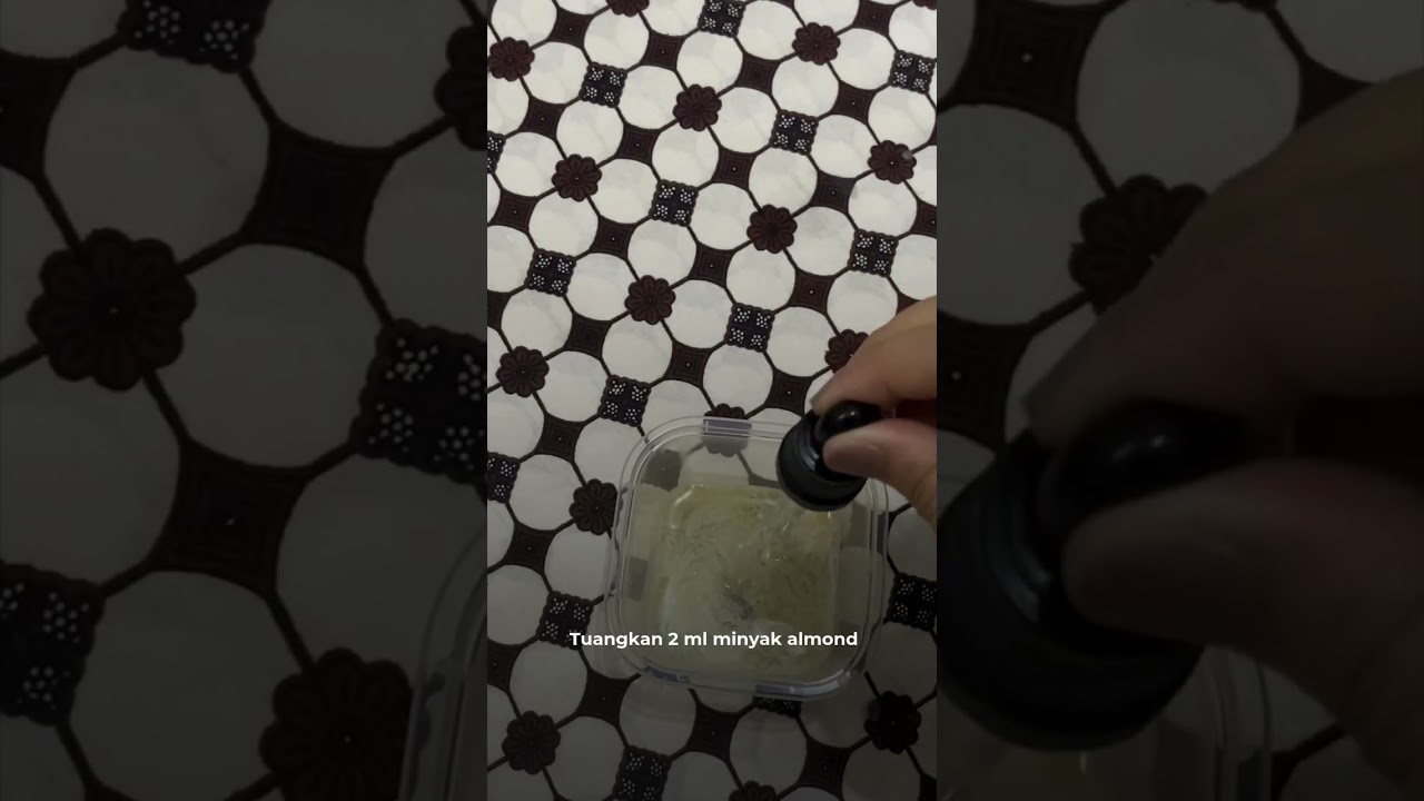 Pelembab Kaki Dengan Shea Butter, Beeswax, dan Minyak Nabati