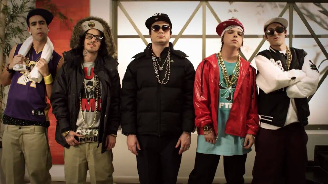 STRIKE - A TEND&Ecirc;NCIA (CLIPE OFICIAL HD)