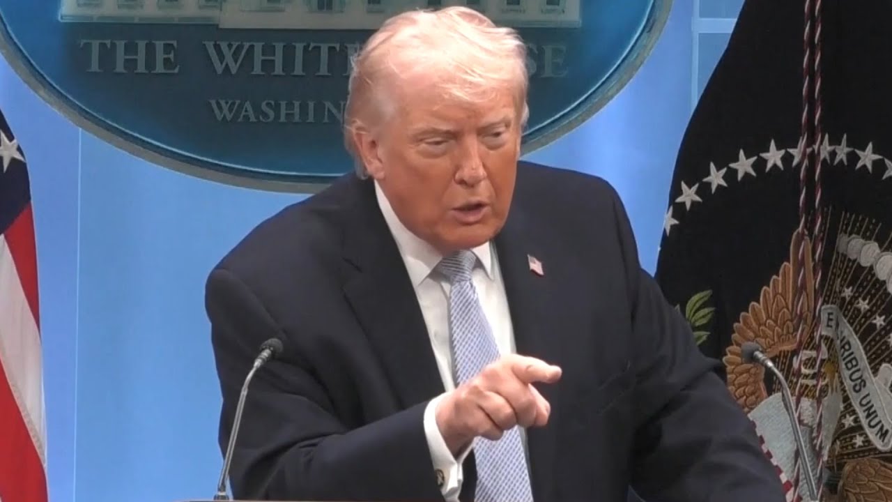 &laquo;Тишина&raquo;: Дональд Трамп жестоко осадил &laquo;фальшивого&raquo; репортера из-за вопроса о военных преступлениях.