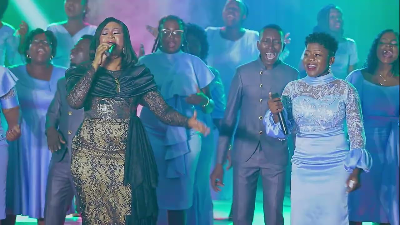 HAKUNA WA KUFANANA FT BELLA KOMBO