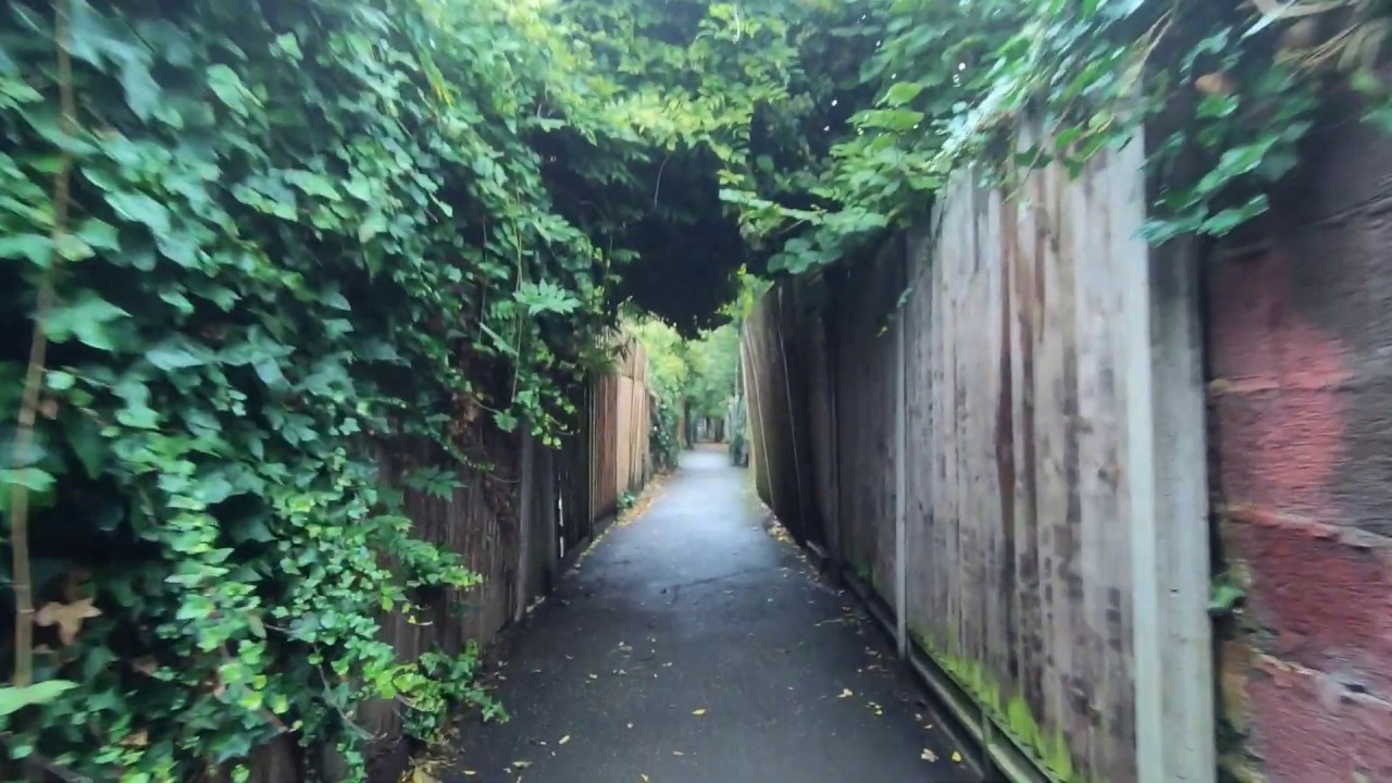 Walking in London: Church Path (Finchley, Barnet)