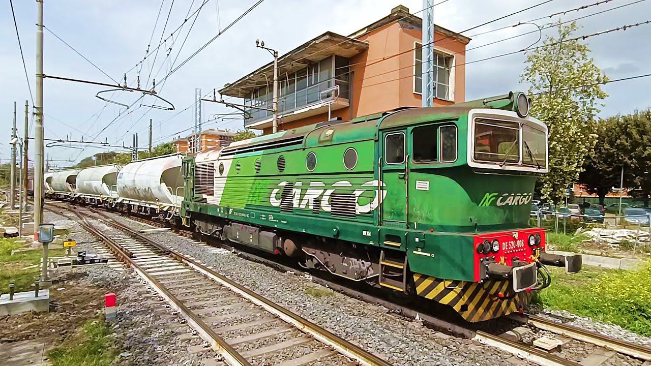 Locomotiva DE 520 Nord Cargo treno intermodale misto bisarche container serbatoi - Roma Val d'Ala