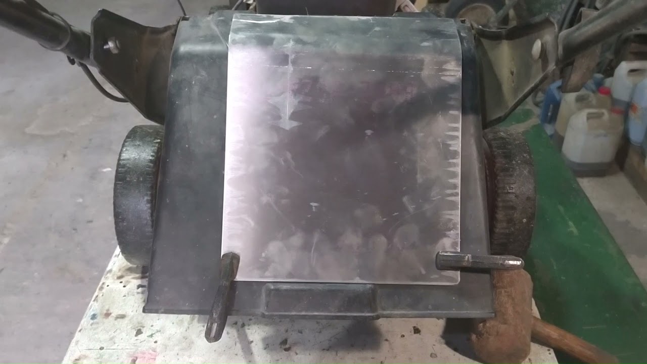 Cortacésped reparación de tapa, ejemplo para otro tipo de reparaciones de plástico o metal.