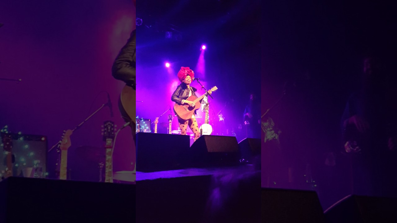 Valerie June banter at Trocadero Theatre