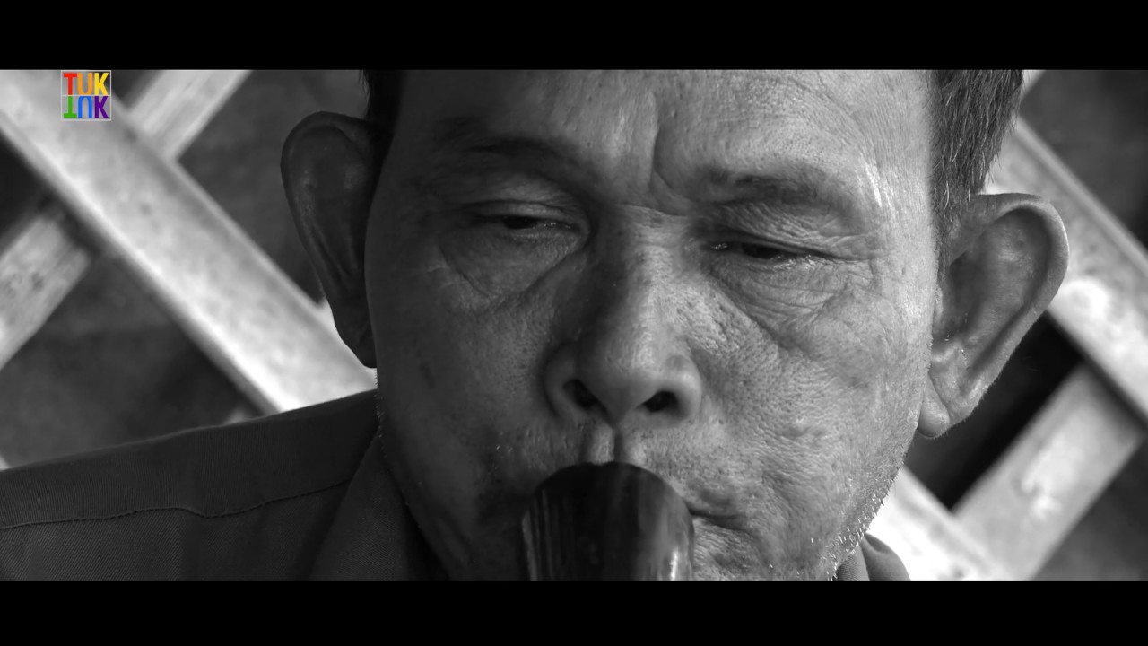 Music and empathy. Pin peat ពិណពាទ្យ (Choeut Chhing ជើតឈិង). Lokru Vanh Moeun Band