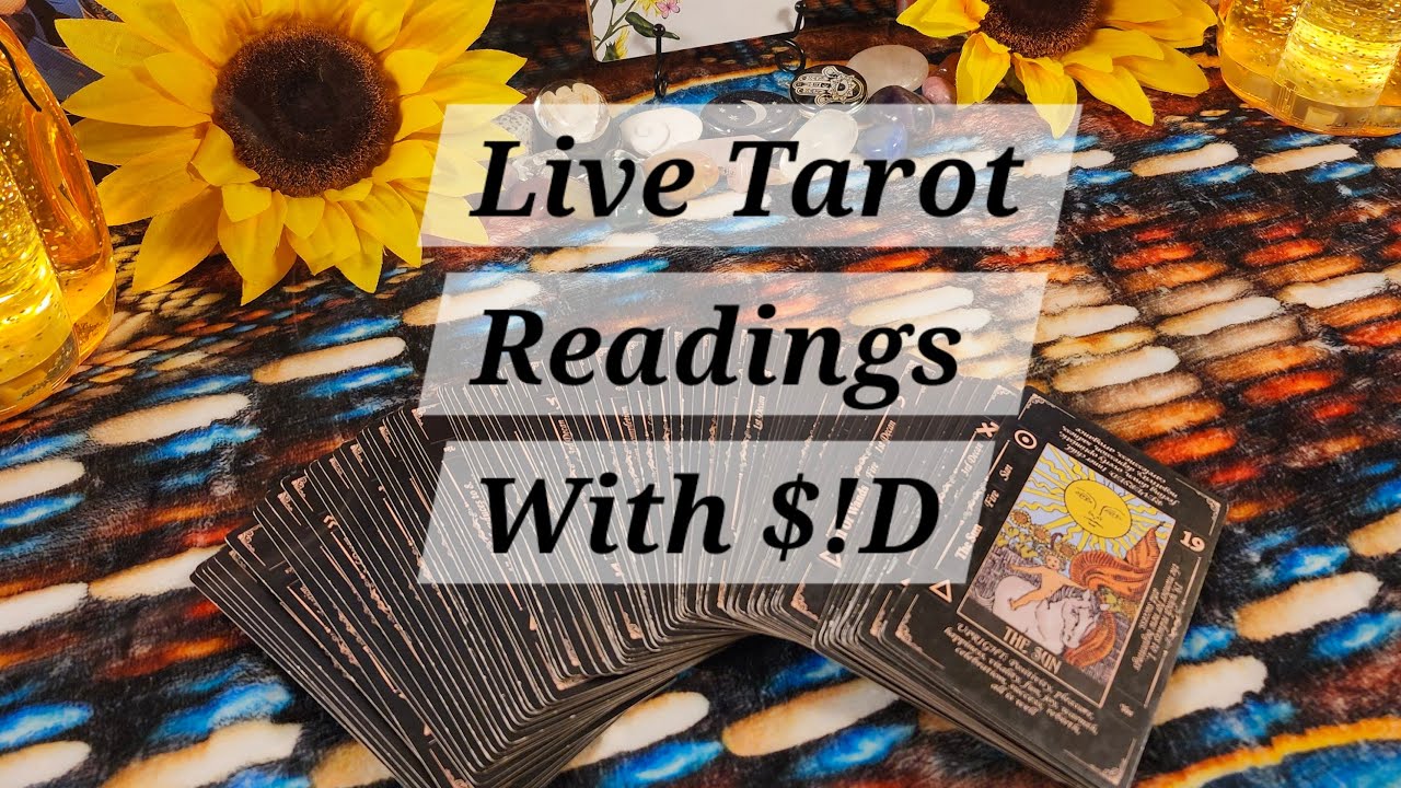 Let's pull some tarot and chat. 🌻